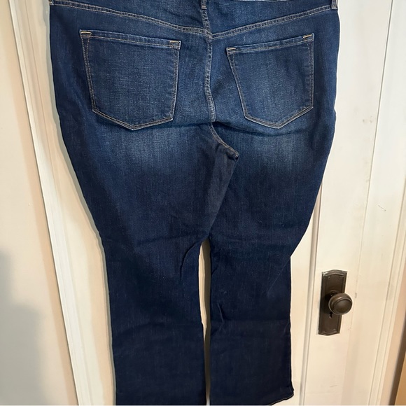 Old Navy | Curvy Midrise Denim - Picture 5 of 9